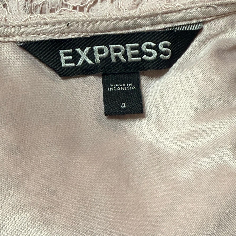 Express Lace Dress in light pink - Picture 5 of 7